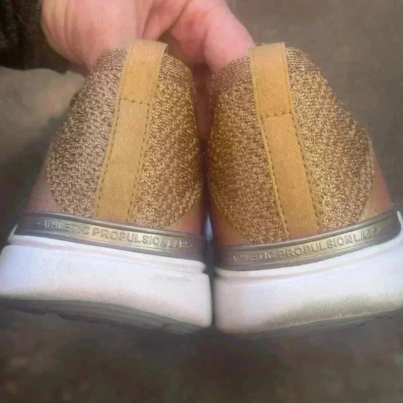 APL TechLoom Bliss Rose Gold / Metallic Silver / White EUC Size 8 ♥ - Picture 2 of 7